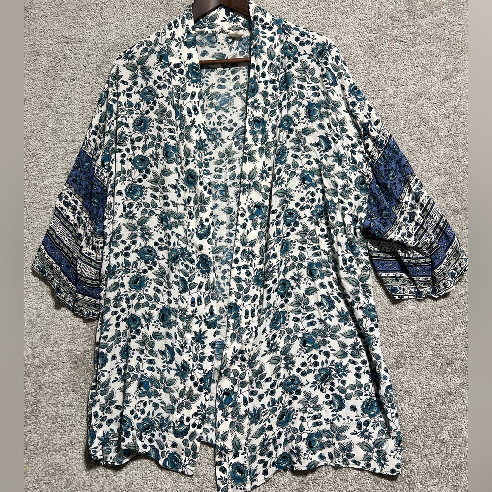 Matilda Jane Good Hart Gulf Coast Kimono Blue Floral Size M/L Medium/Large
